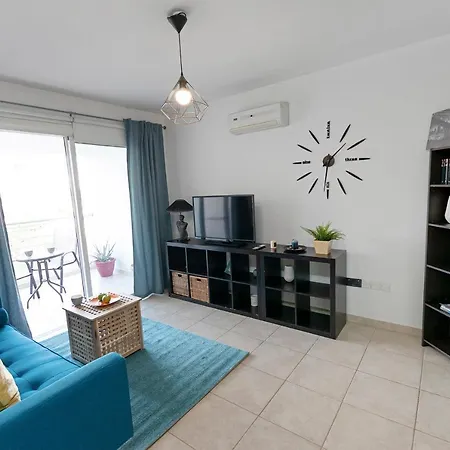 Апартаменты Glabur - The Cozy Atelier - City, Free Parking & Wifi, Welcomes You!!!